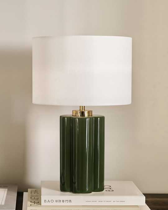 купить зеленая настольная лампа "туоми"