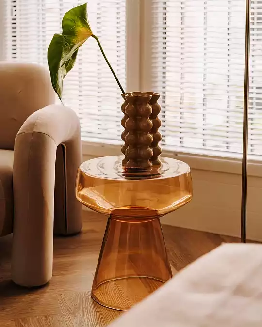 купить охровый приставной столик "флумс"