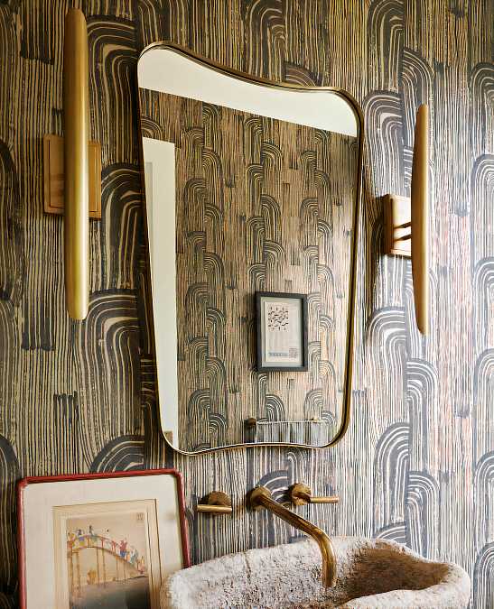 купить золотое настенное зеркало "кейн"