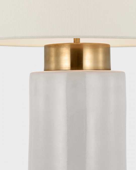 купить бежевая настольная лампа "бьют"