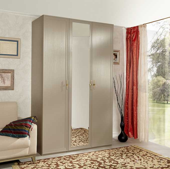 Шкаф трехдверный Palmari с зеркалом P5550