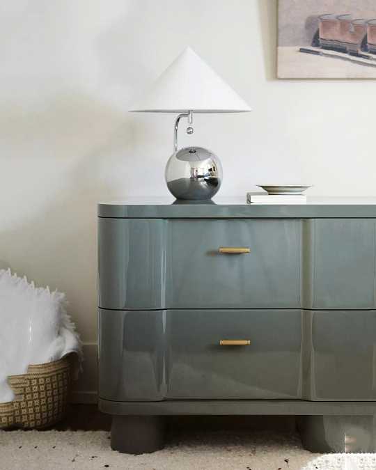 купить серебристая лампа "шанталь" с белым конусным абажуром