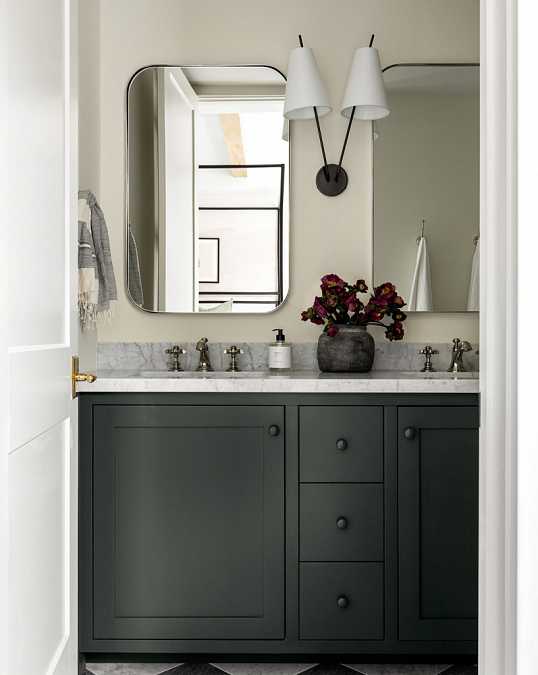 купить серебряное настенное зеркало "олни"