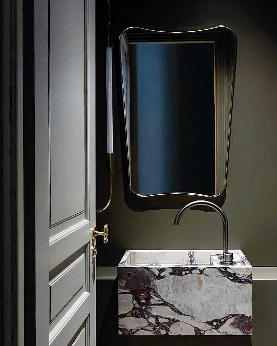 купить золотое настенное зеркало "кейн"