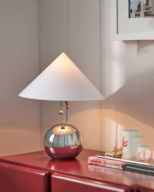 купить серебристая лампа "шанталь" с белым конусным абажуром