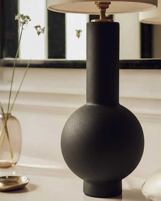 купить черная настольная лампа "коэн"