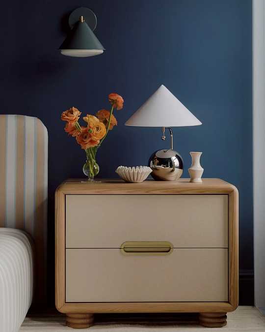 купить серебристая лампа "шанталь" с белым конусным абажуром