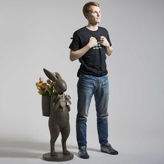 статуя "кролик с корзиной" ch0785