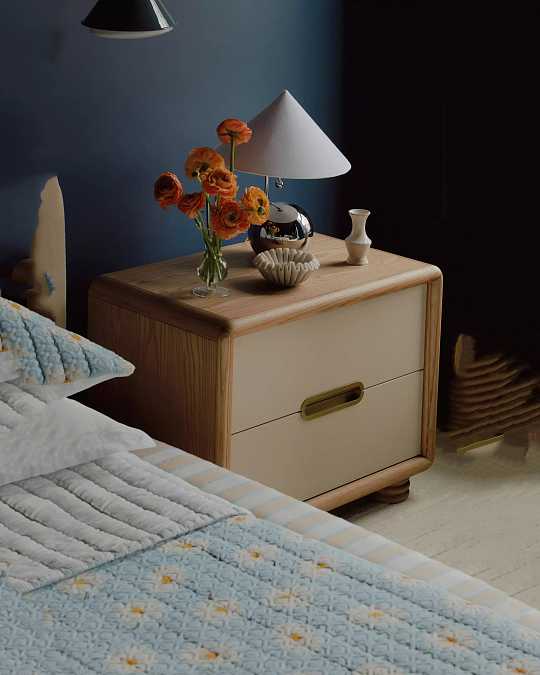 купить серебристая лампа "шанталь" с белым конусным абажуром