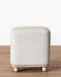 Бежевый пуф "Ари"