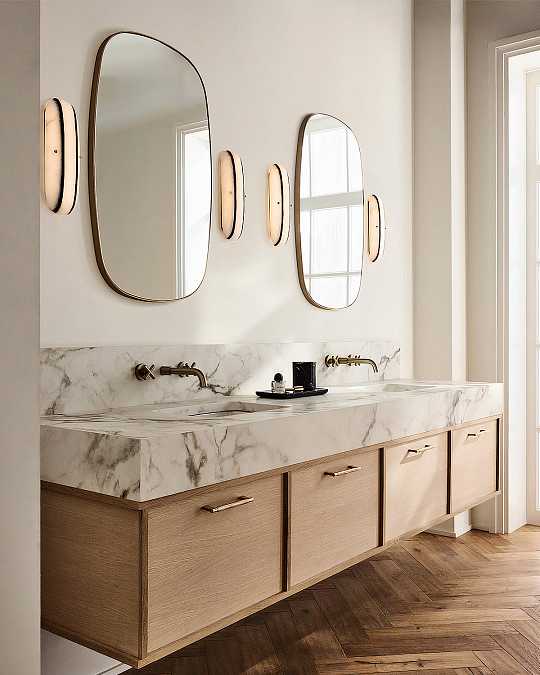 купить золотое настенное зеркало "вейл"