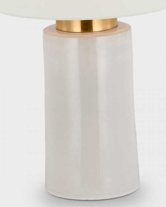 купить бежевая настольная лампа "бьют"