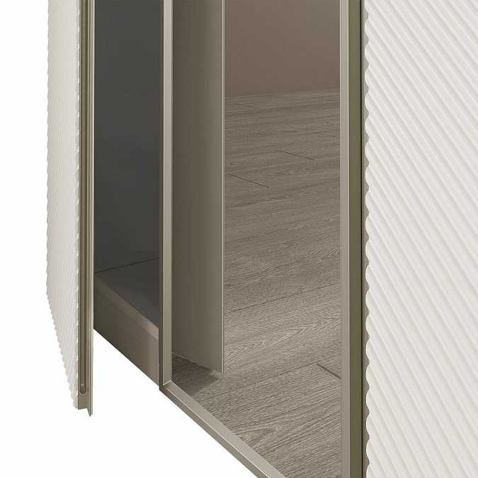 Шкаф трехдверный Mone Classic с зеркалом