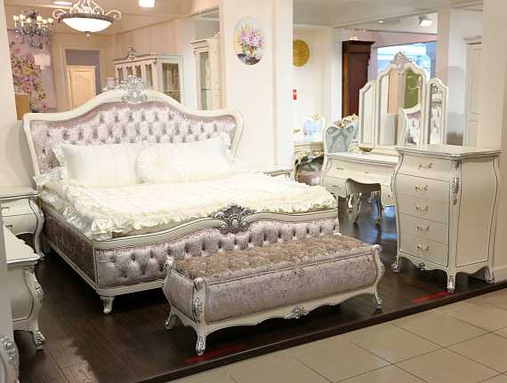 кровать с мягким изголовьем джордани 180*200
