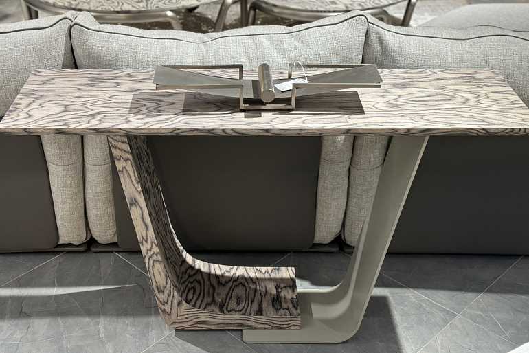 Консоль Garda светлый шпон