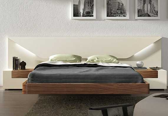 Двуспальная кровать с подвесными тумбочками