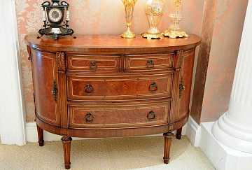 Комод-консоль Louis XVI